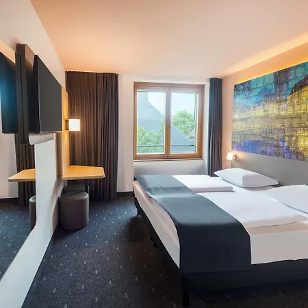 City-west Hotel